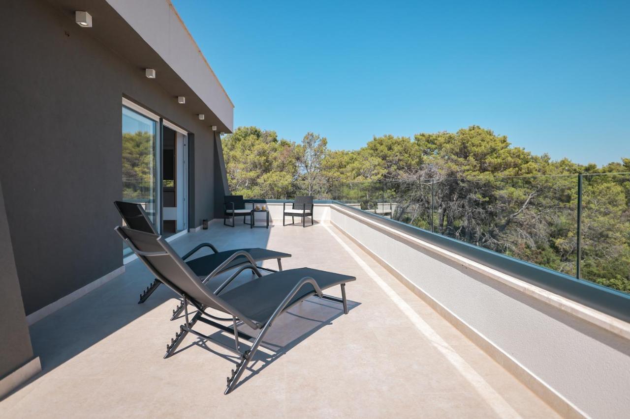Rhapsody In Green - Luxury Villa In Zadar Crno Экстерьер фото