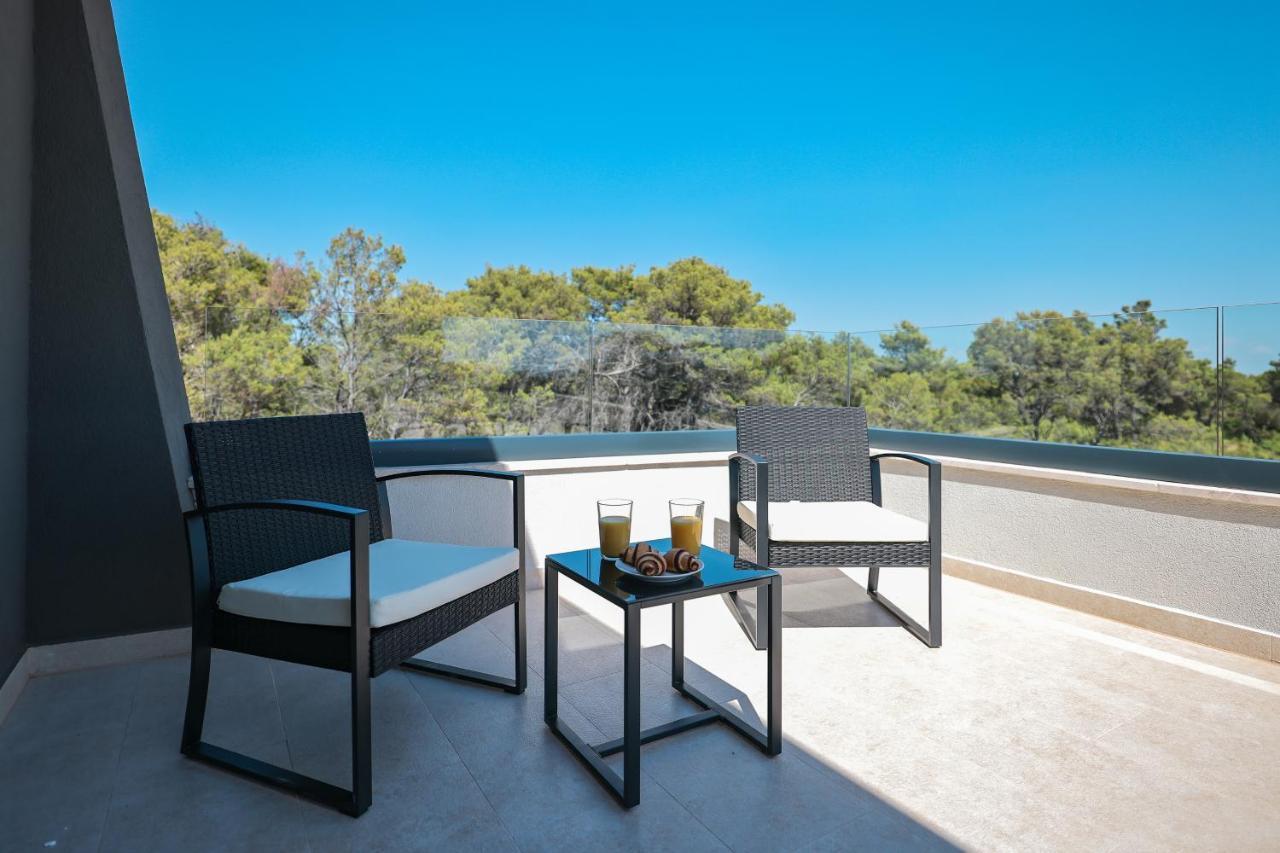 Rhapsody In Green - Luxury Villa In Zadar Crno Экстерьер фото