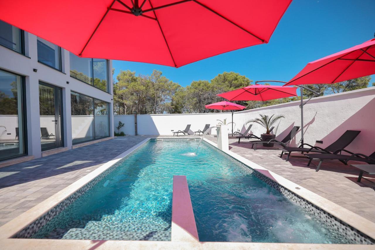 Rhapsody In Green - Luxury Villa In Zadar Crno Экстерьер фото
